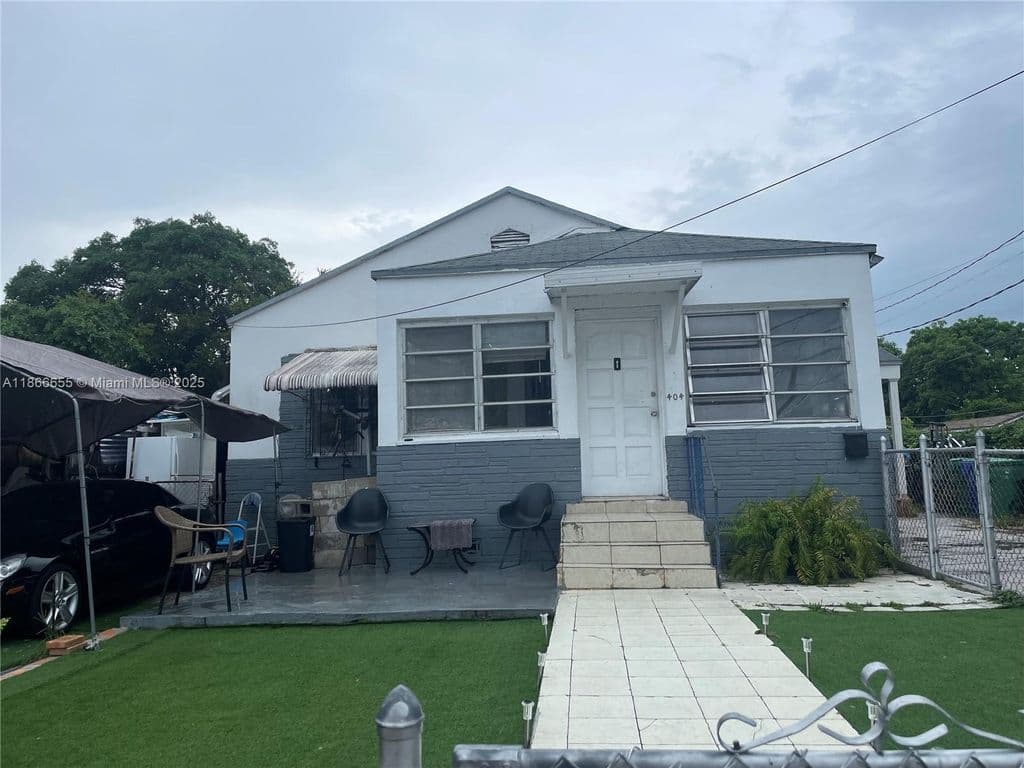 3+1 Mülk — 404 NW 23rd Ct