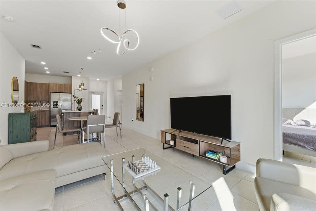 2+1 Condo — 8301 NW 41st St #B-407
