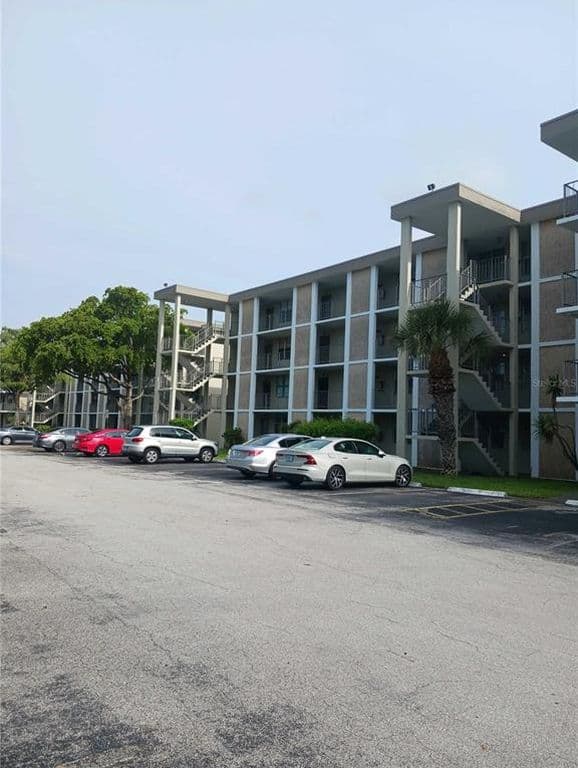 2-bedroom Condo — 2901 NW 48TH AVENUE #367