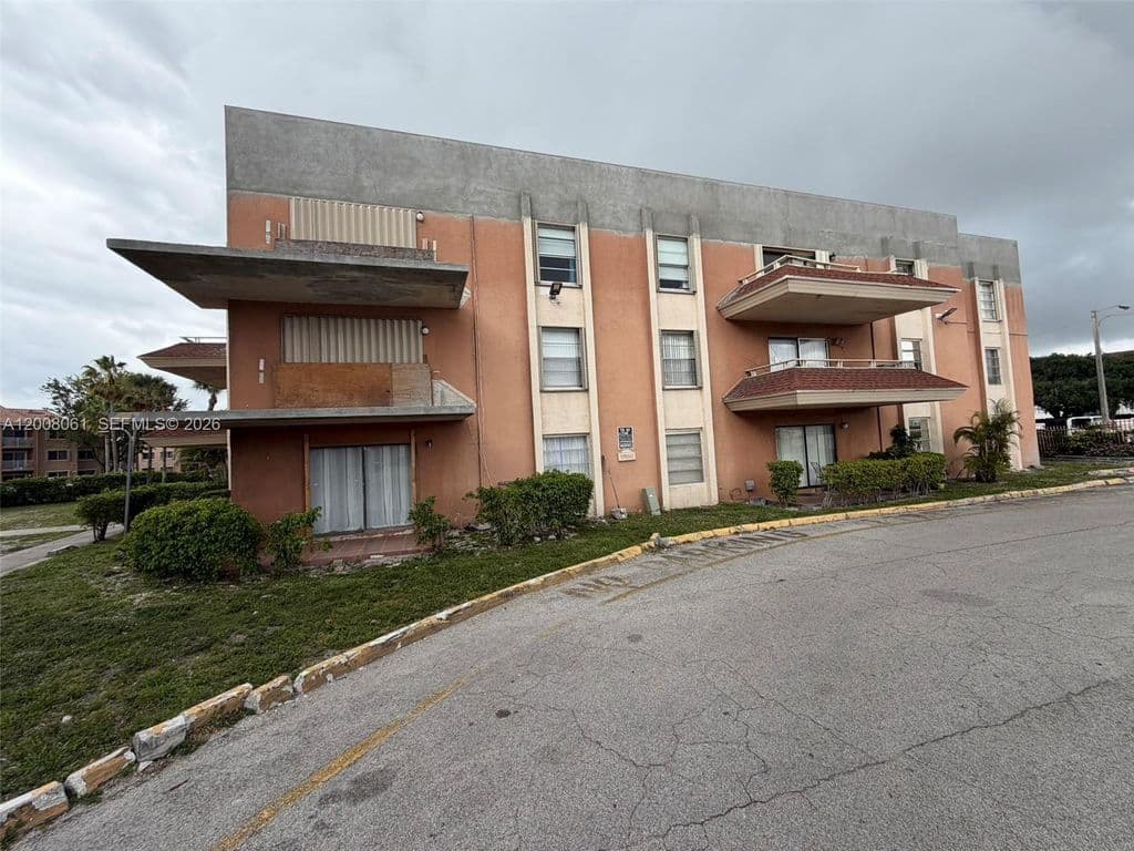 2-bedroom Condo — 17650 NW 68th Ave APT A2008