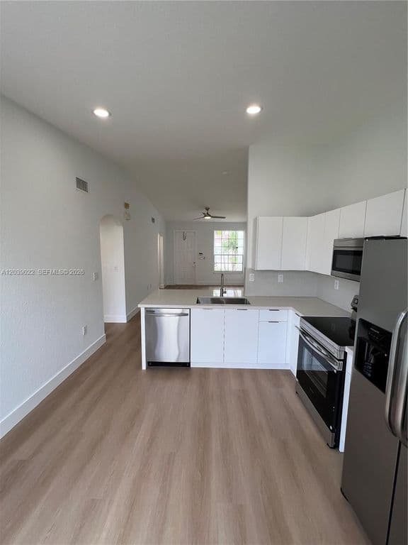 3+1 Mülk — 18739 SW 28th St