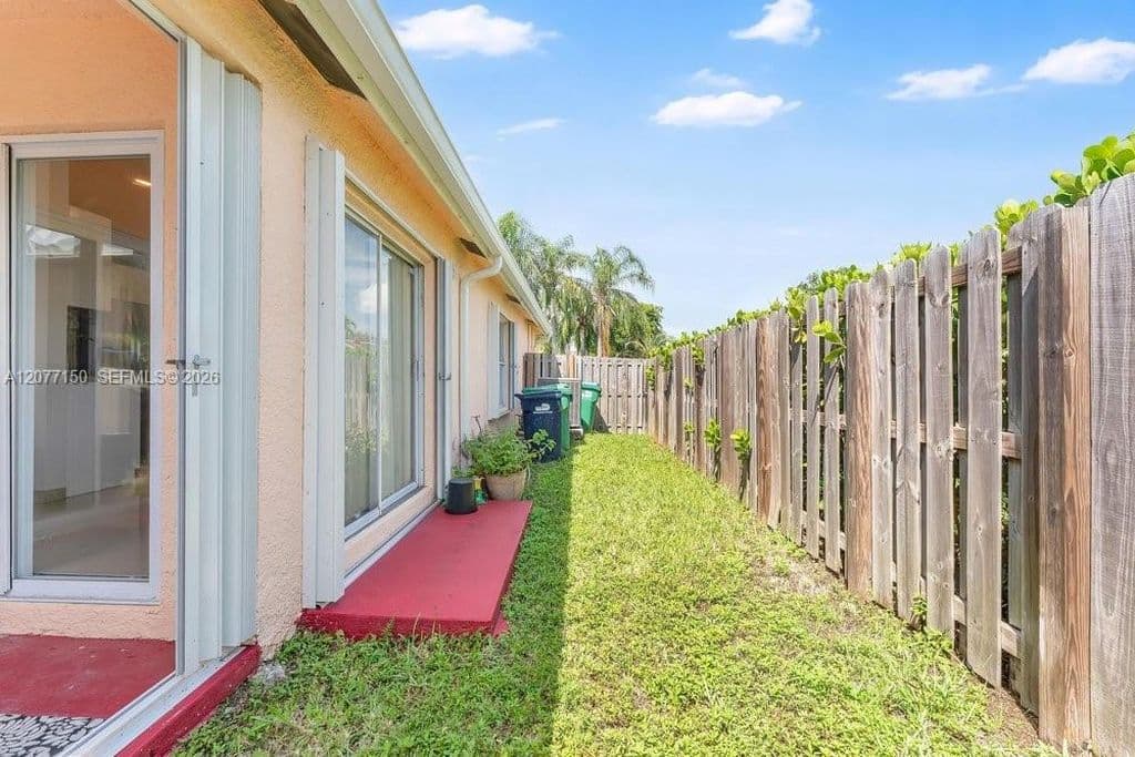 3+1 Müstakil ev — 8021 SW 158th Pl