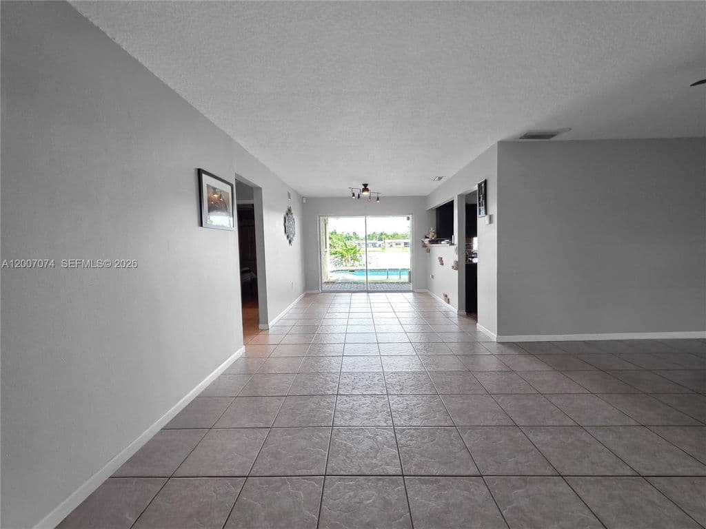 3-bedroom Single-Family Home — 11661 NW 31st Pl