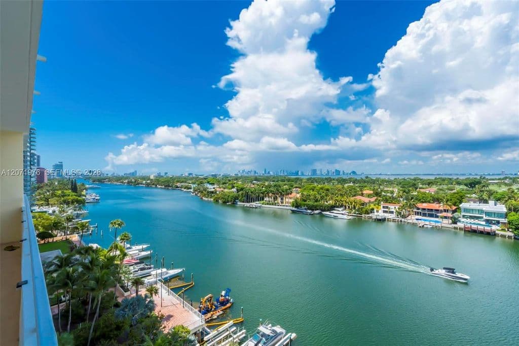 2+1 Condo — 5600 Collins Ave APT 11S