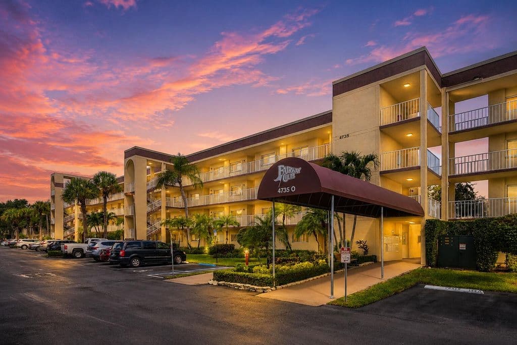 2+1 Condo — 4735 LUCERNE LAKES Boulevard E #402