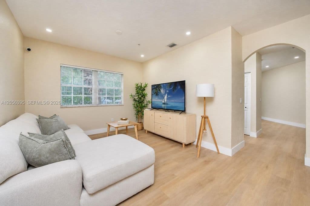 3+1 Mülk — 5600 NW 114th Pl APT 209