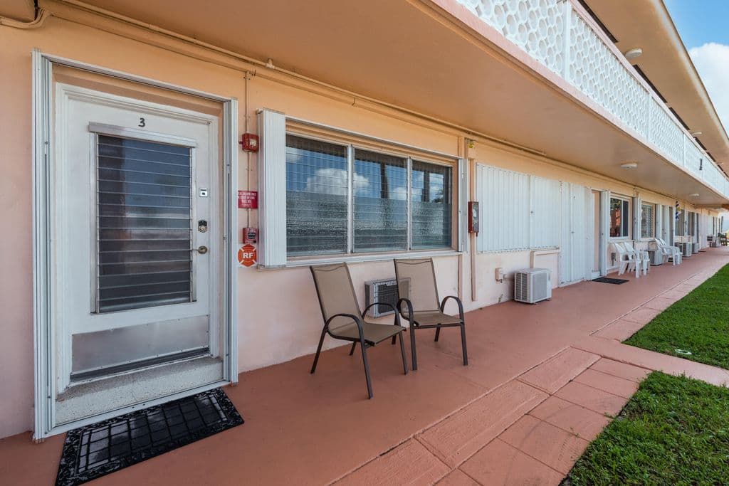 1+1 Condo — 925 SW 11th Avenue #3j