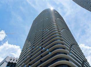 2+1 Condo — 55 SW 9th St #2208, Miami, 33129