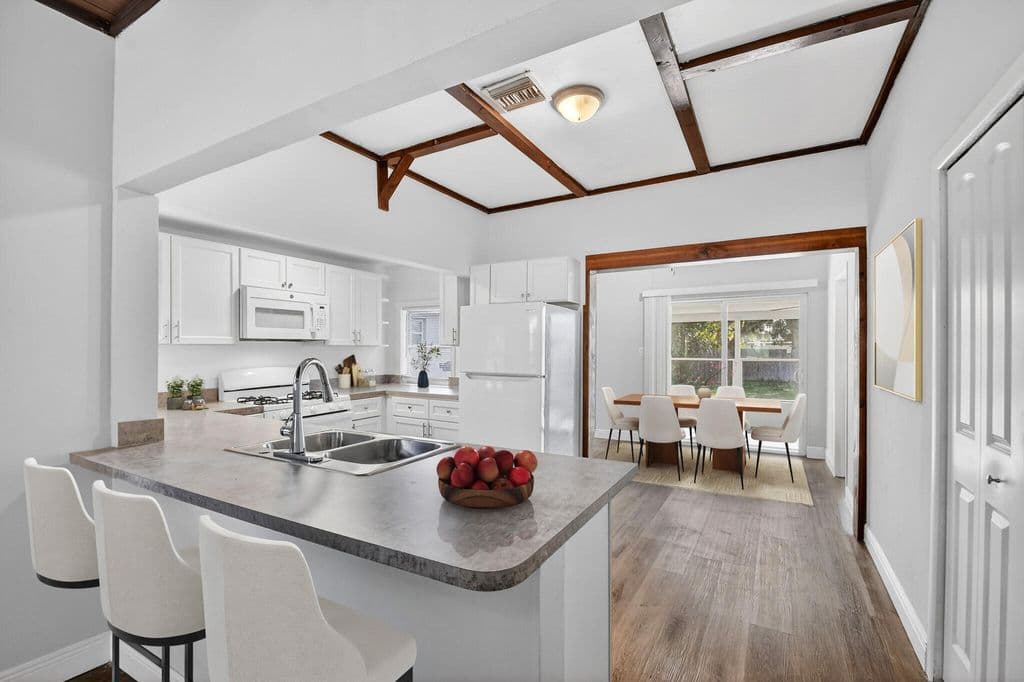 3-bedroom Single-Family Home — 1006 S M Street