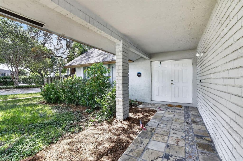 4+1 Müstakil ev — 9381 NW 35th Pl