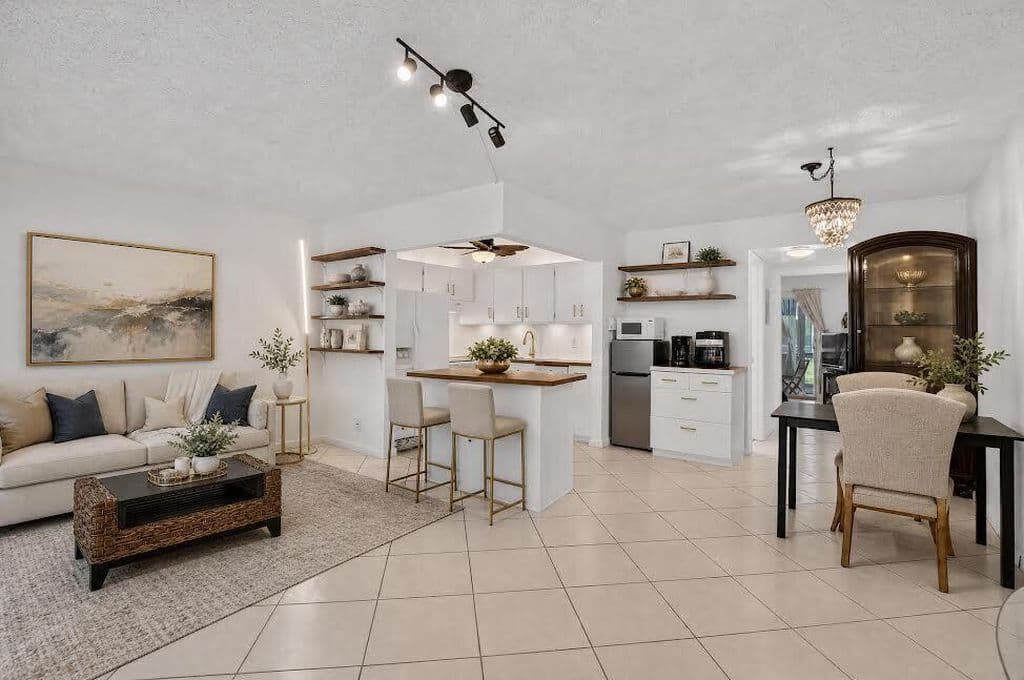 1-bedroom Condo — 290 OAKRIDGE Q #290