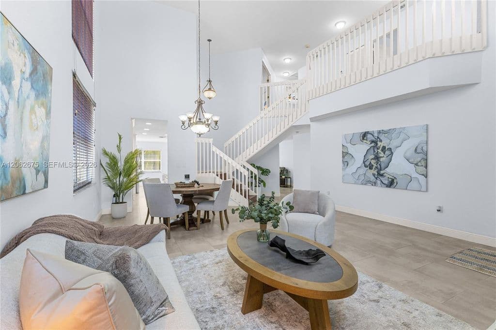 4+1 Müstakil ev — 16745 NW 12th Ct