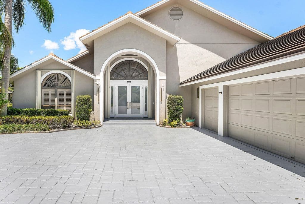 4+1 Müstakil ev — 6415 Brandon Street