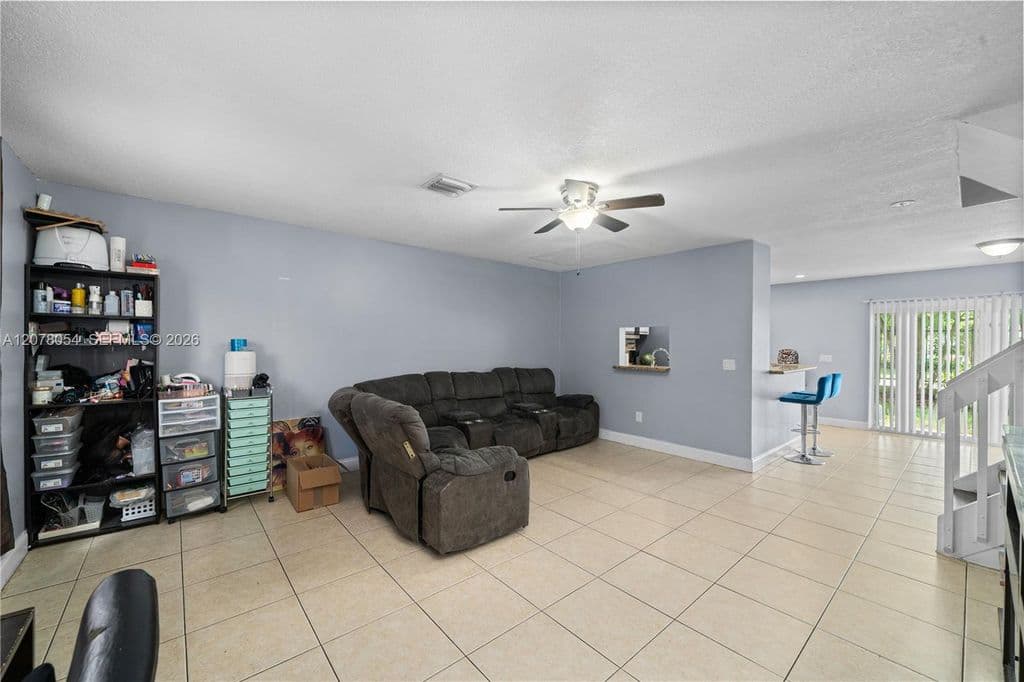 2+1 Mülk — 1293 Sussex Dr