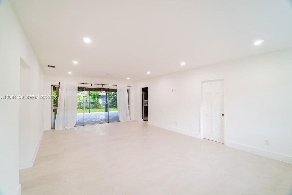 3-bedroom Single-Family Home — 320 NE 160th St