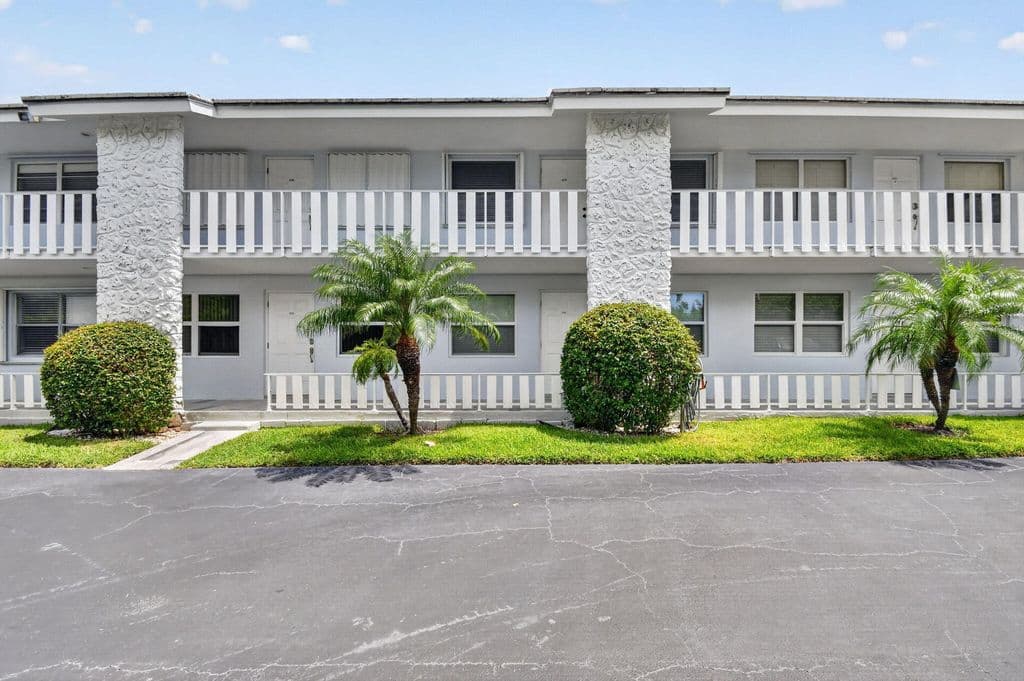 1+1 Condo — 5520 N Ocean Boulevard N #110