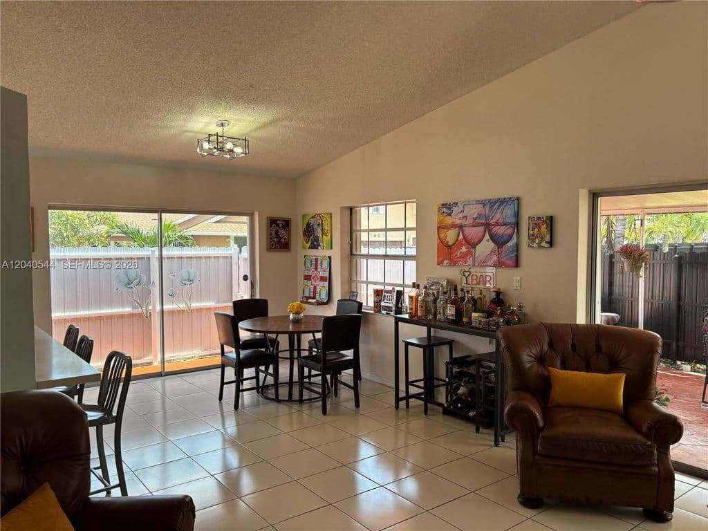 3+1 Müstakil ev — 18713 NW 78th Ct