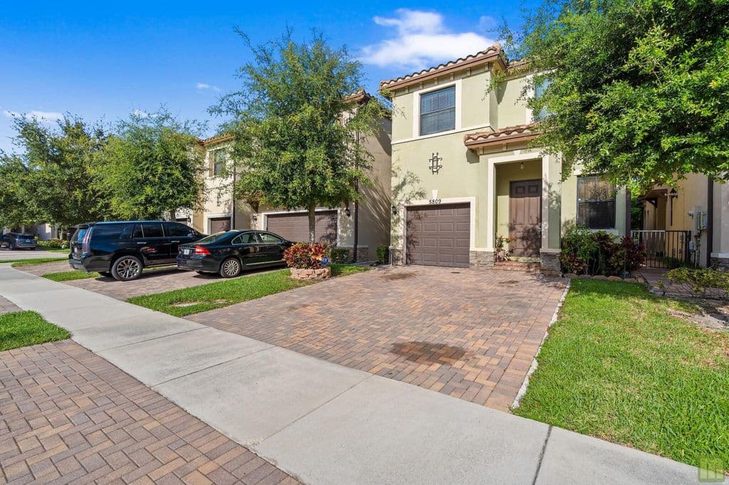4-bedroom Single-Family Home — 5809 NW 46th Lane