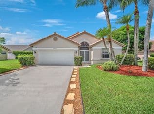 4-bedroom Single-Family Home — 8576 WINDY Circle, Boynton Beach, 33472