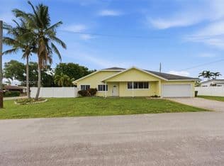 4-bedroom Single-Family Home — 4361 NE 13th Ter, Oakland Park, 33334
