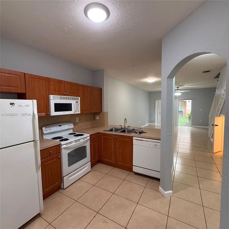 2-bedroom Property — 8811 S Isles Cir #8811