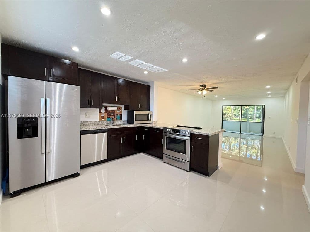 2+1 Condo — 6095 N Sabal Palm Blvd APT 103