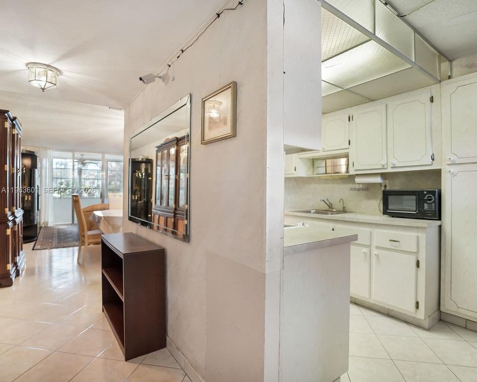 2-bedroom Condo — 2900 NW 48th Ter APT 117