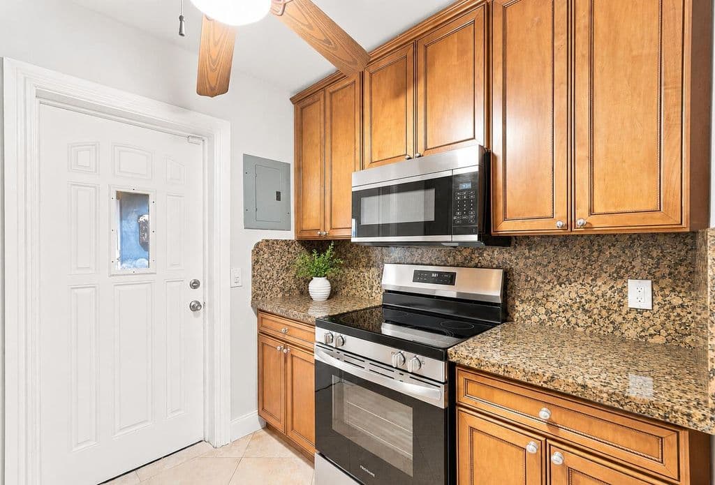 3-bedroom Single-Family Home — 1839 SW 4th Avenue