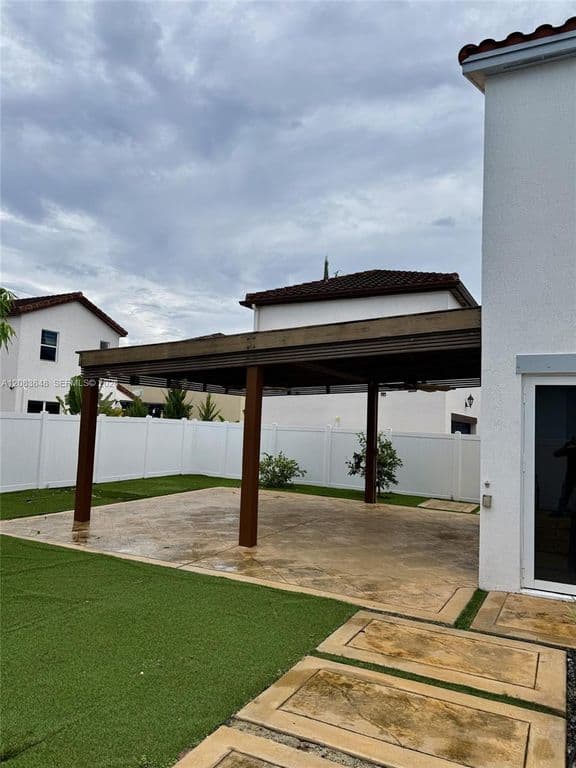 4+1 Müstakil ev — 17081 SW 94th Way