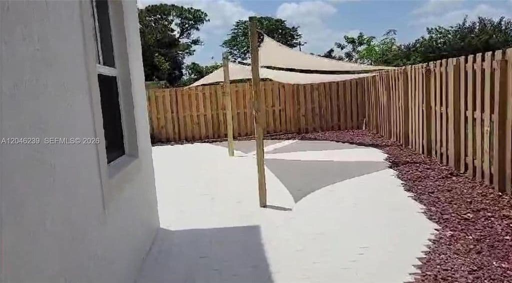 5-bedroom Single-Family Home — 2439 NW 131st Cir