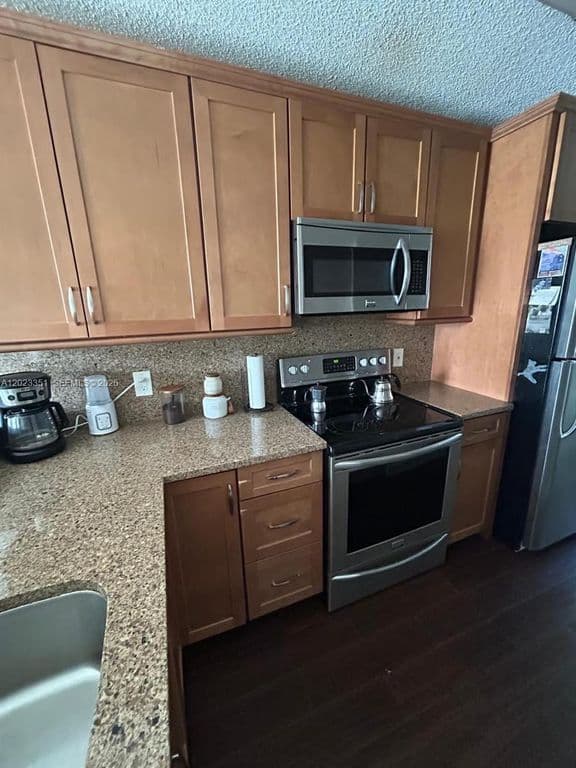 1+1 Condo — 977 Coral Club Dr #977