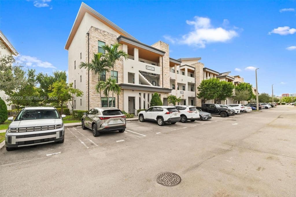 3-bedroom Condo — 7809 NW 104th Ave APT 1
