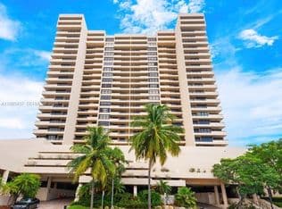 2-bedroom Condo — 2555 Collins Ave APT 2002, Miami Beach, 33140