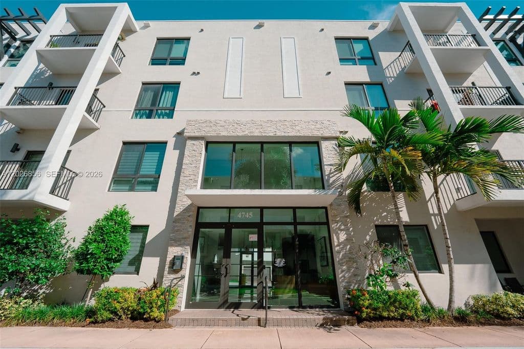 3+1 Condo — 4745 NW 84th Ct #47