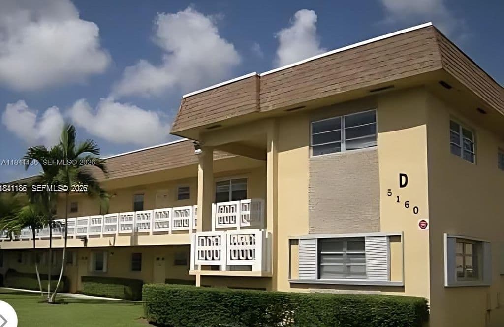 2+1 Condo — 5160 SW 40th Ave APT 26D
