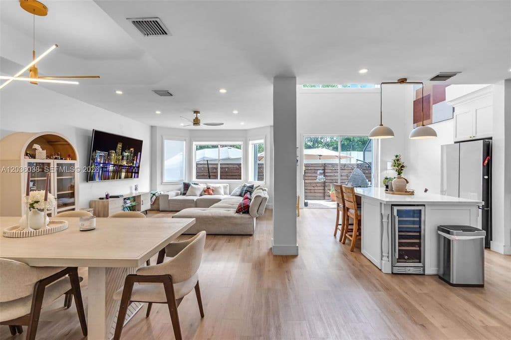 3-bedroom Single-Family Home — 11203 NW 73rd Ter
