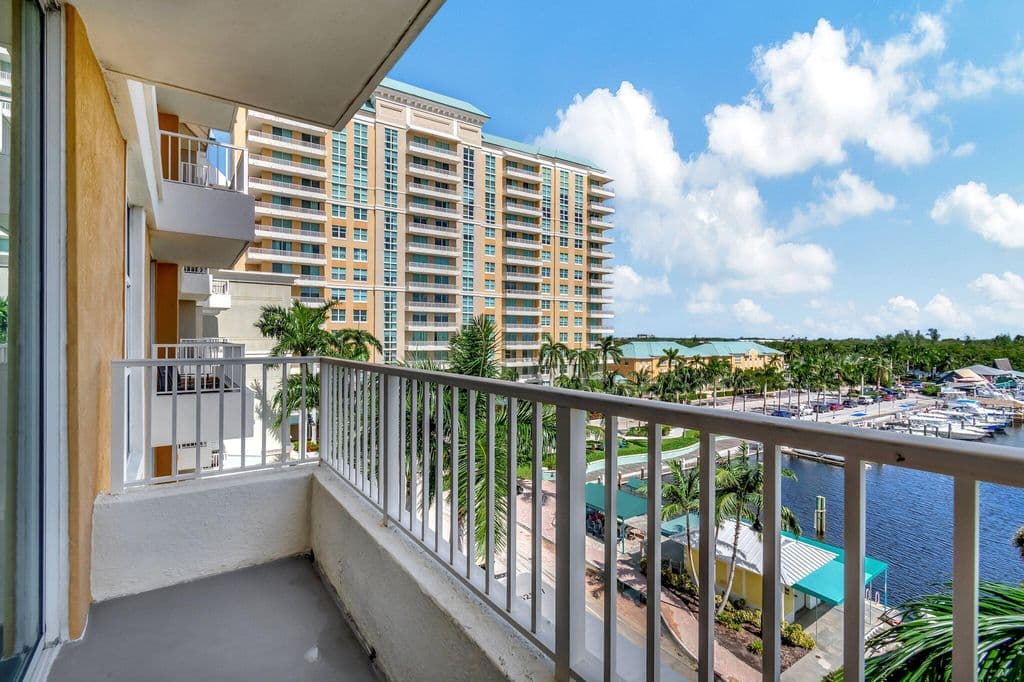 1+1 Condo — 100 NE 6th Street #505