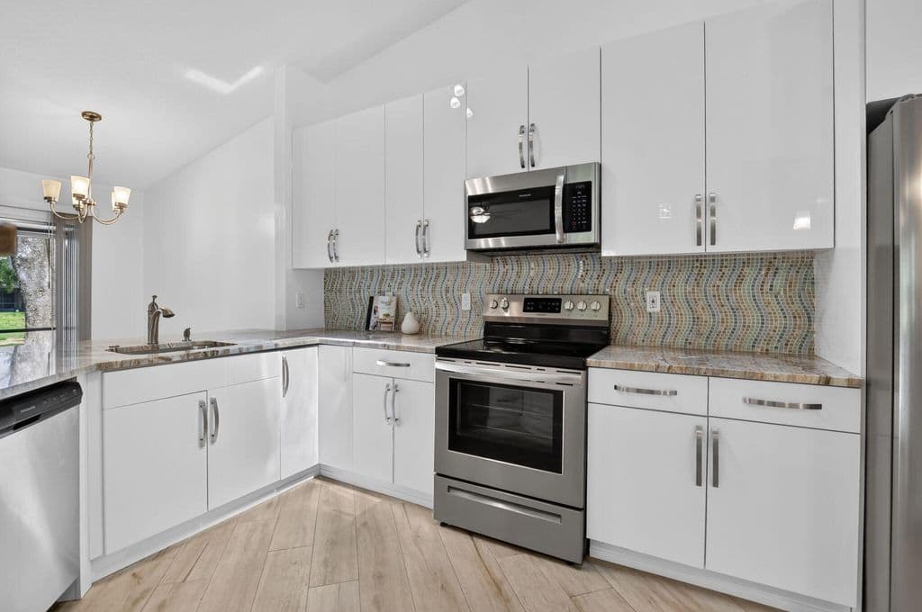 2-bedroom Single-Family Home — 1971 Discovery Circle E
