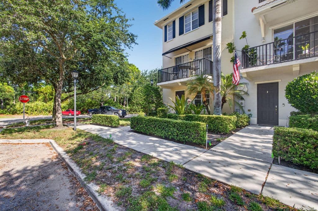 3-bedroom Property — 169 CAT ROCK Lane