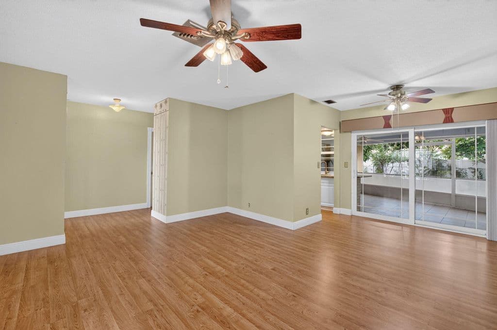 4-bedroom Single-Family Home — 1011 SW 7TH Street