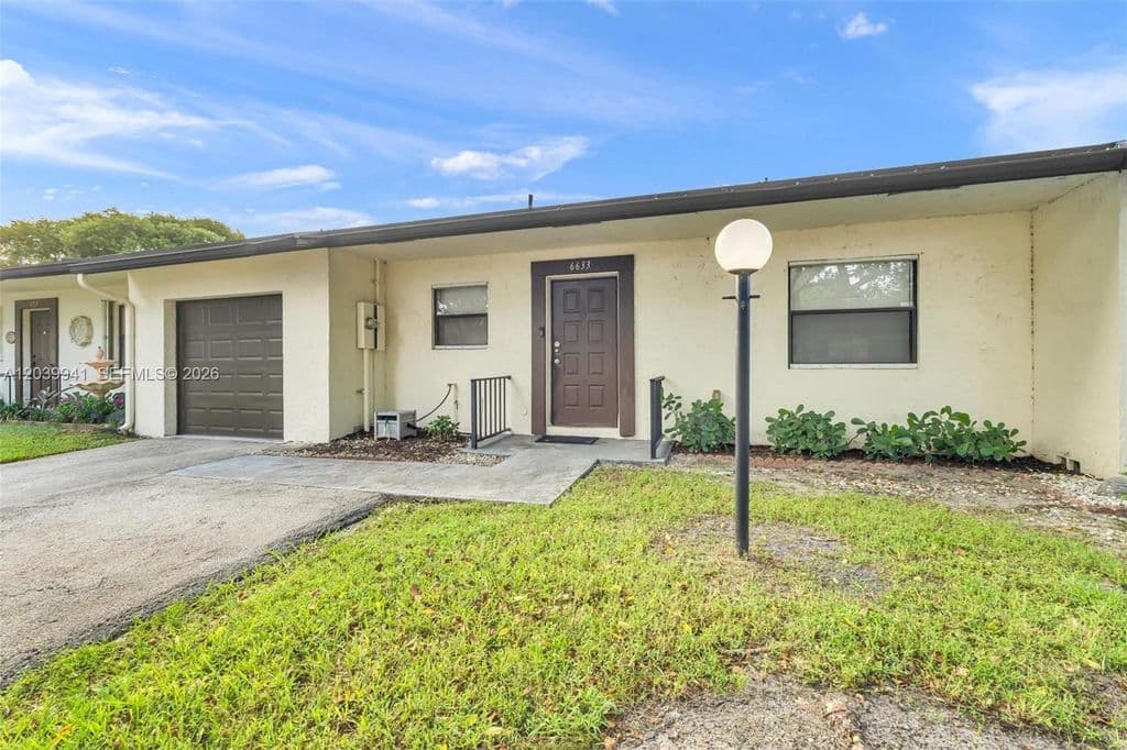 3+1 Condo — 6633 N Parkway Dr #5-7