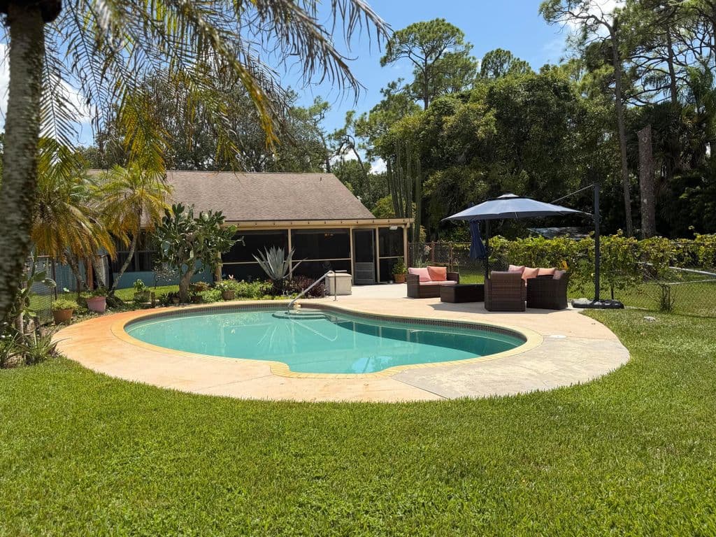 3-bedroom Single-Family Home — 13881 42nd Road N