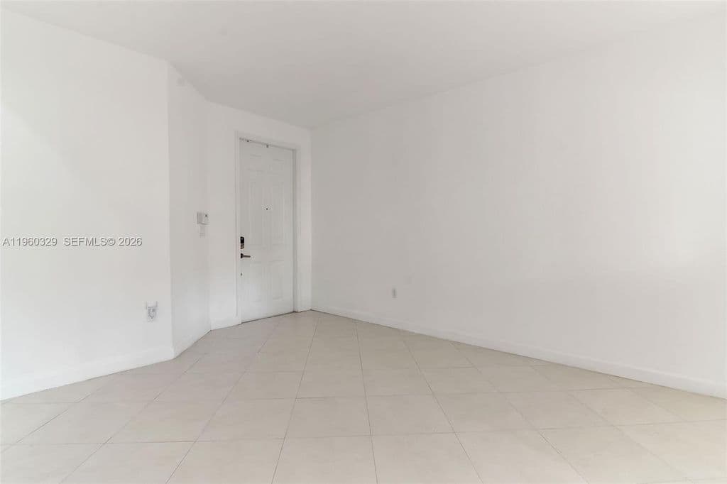 5+1 Müstakil ev — 11321 NW 84th St
