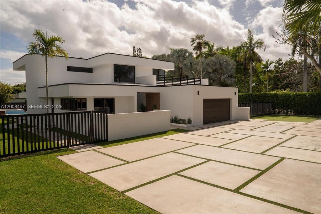 4-bedroom Single-Family Home — 10475 SW 72nd Ave