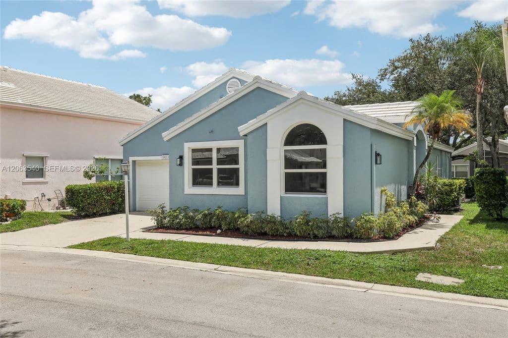 3+1 Müstakil ev — 9613 NW 8th Cir
