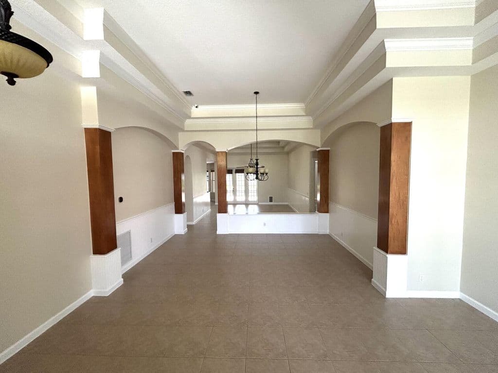 5-bedroom Single-Family Home — 3804 Victoria Road