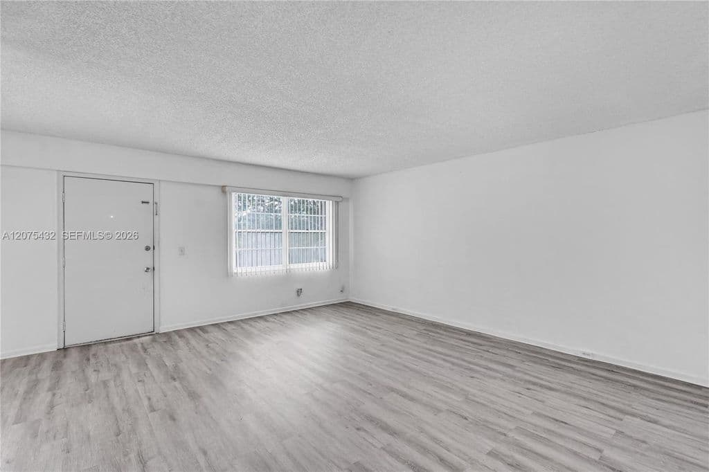 2-bedroom Condo — 300 SW 134th Way APT 413E