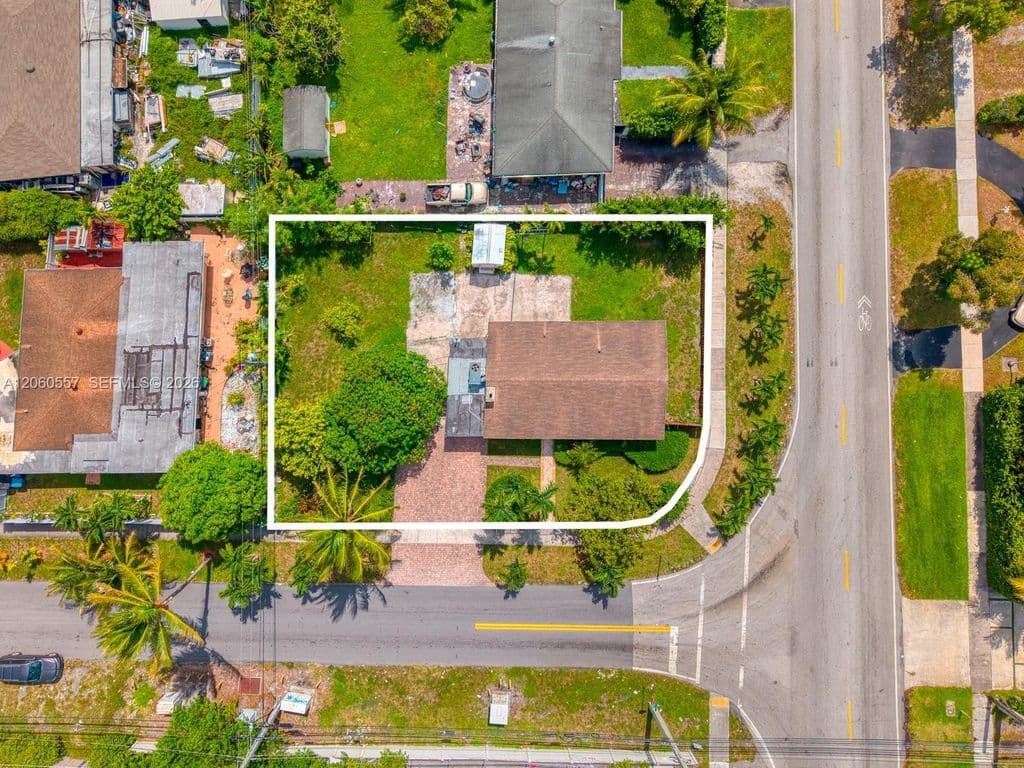 3+1 Müstakil ev — 155 NW 191st St