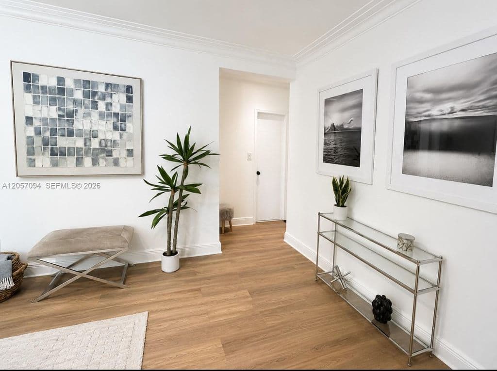 3+1 Müstakil ev — 585 NE 121st St