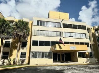3-bedroom Condo — 6911 SW 147th Ave APT 3C, Miami, 33193